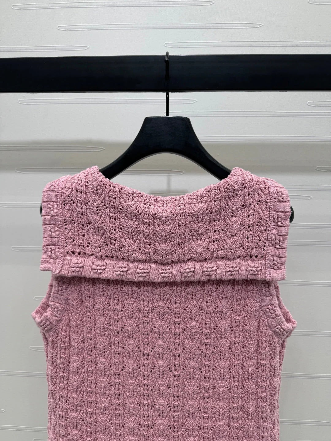 CHANEL 25S CROCHET SLEEVELESS VEST 264180