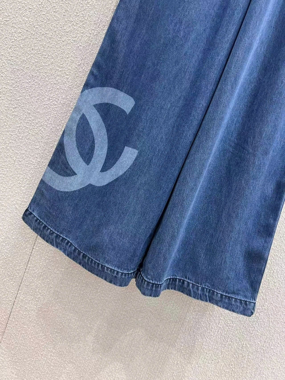 CHANEL STRAIGHT-LEG JEANS WITH LOGO