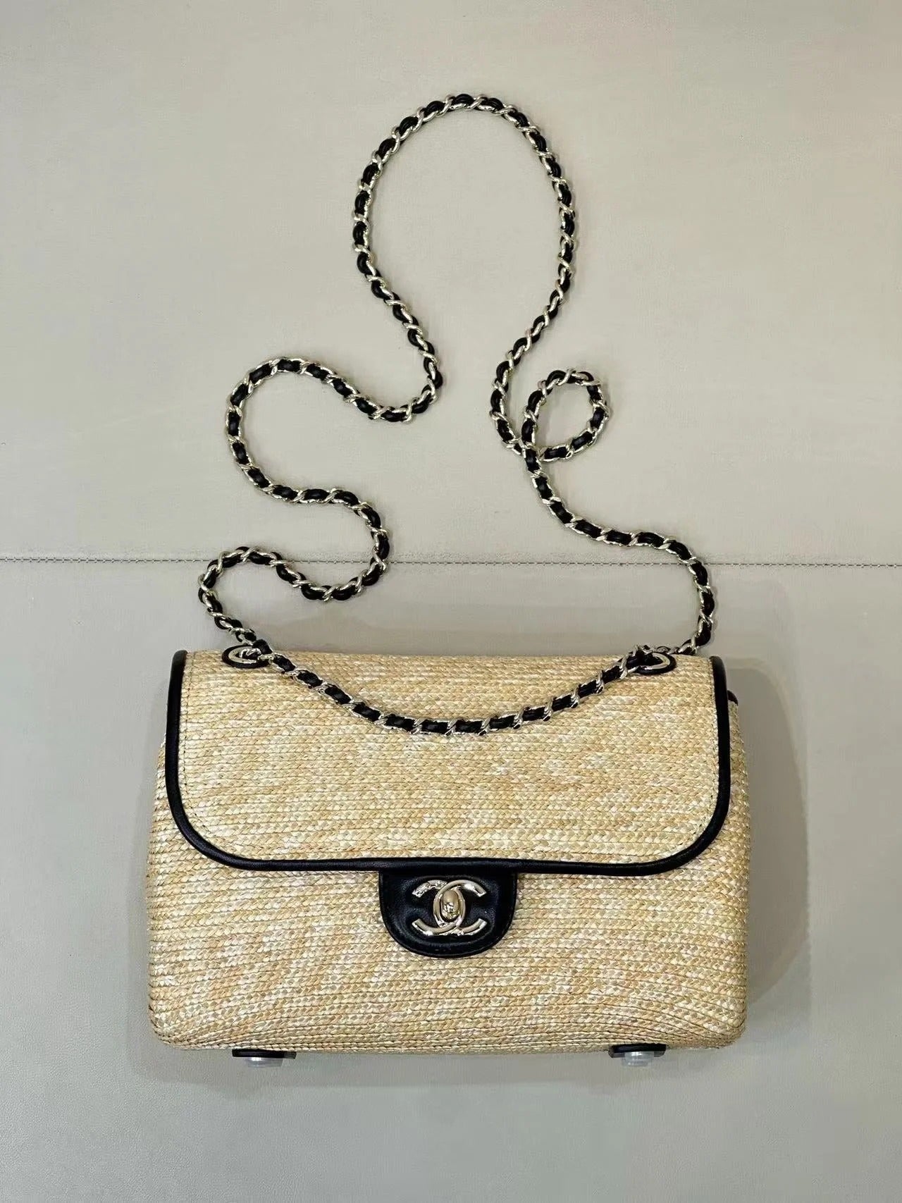 CC 2026 Flap Bag 23cm Beige Raffia And Lambskin