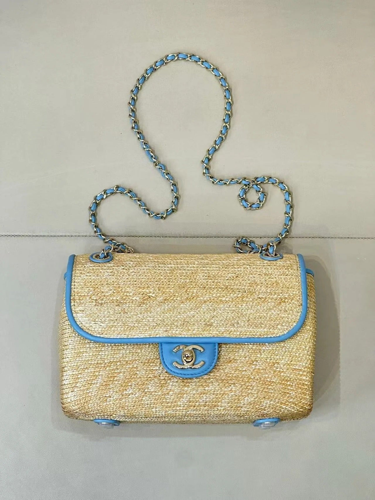 CC 2026 Flap Bag 23cm Beige Raffia And Lambskin