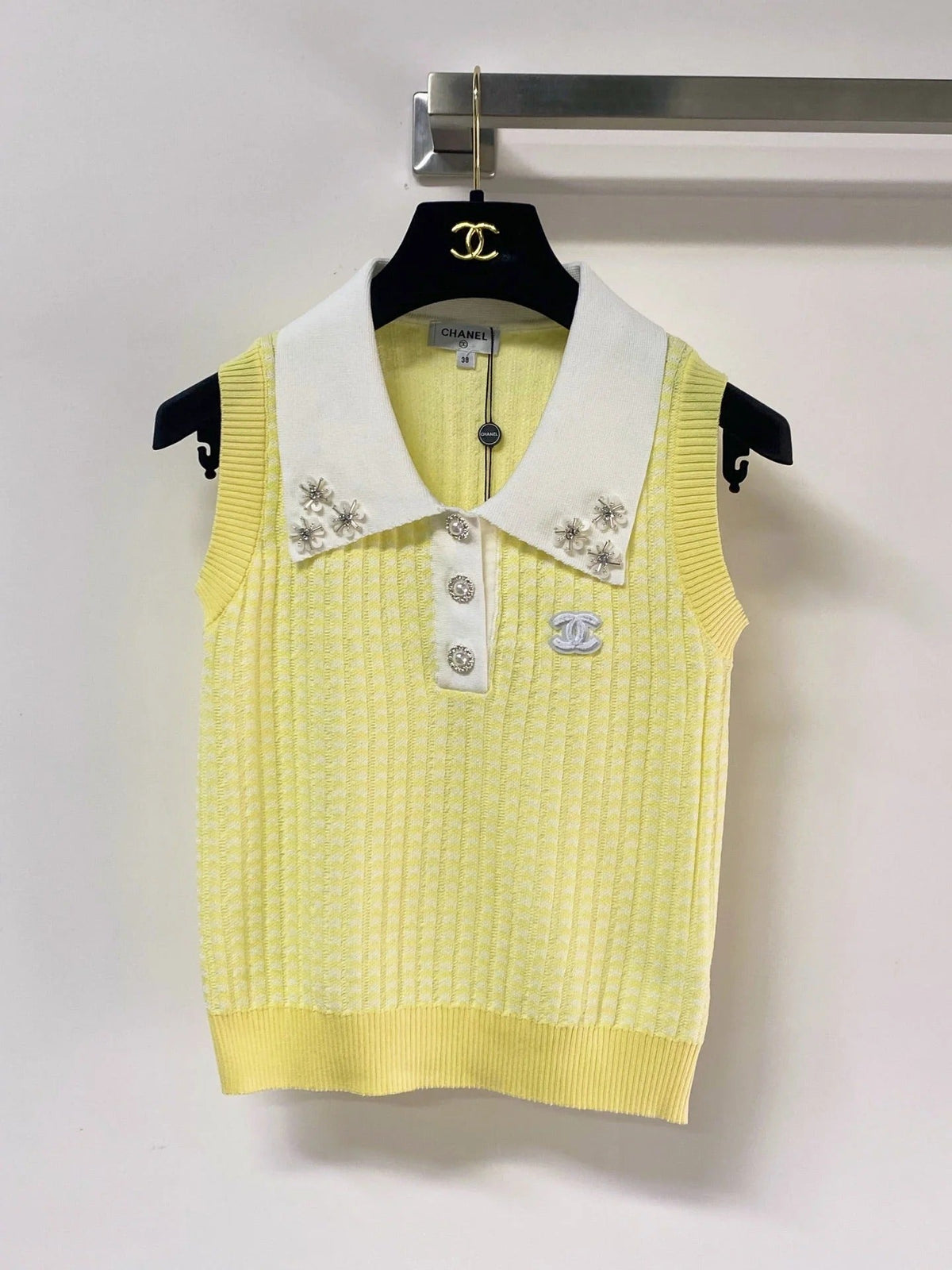 Chanel 2026 Sleeveless Polo Sweater Knit Vest Wool Laine 471900
