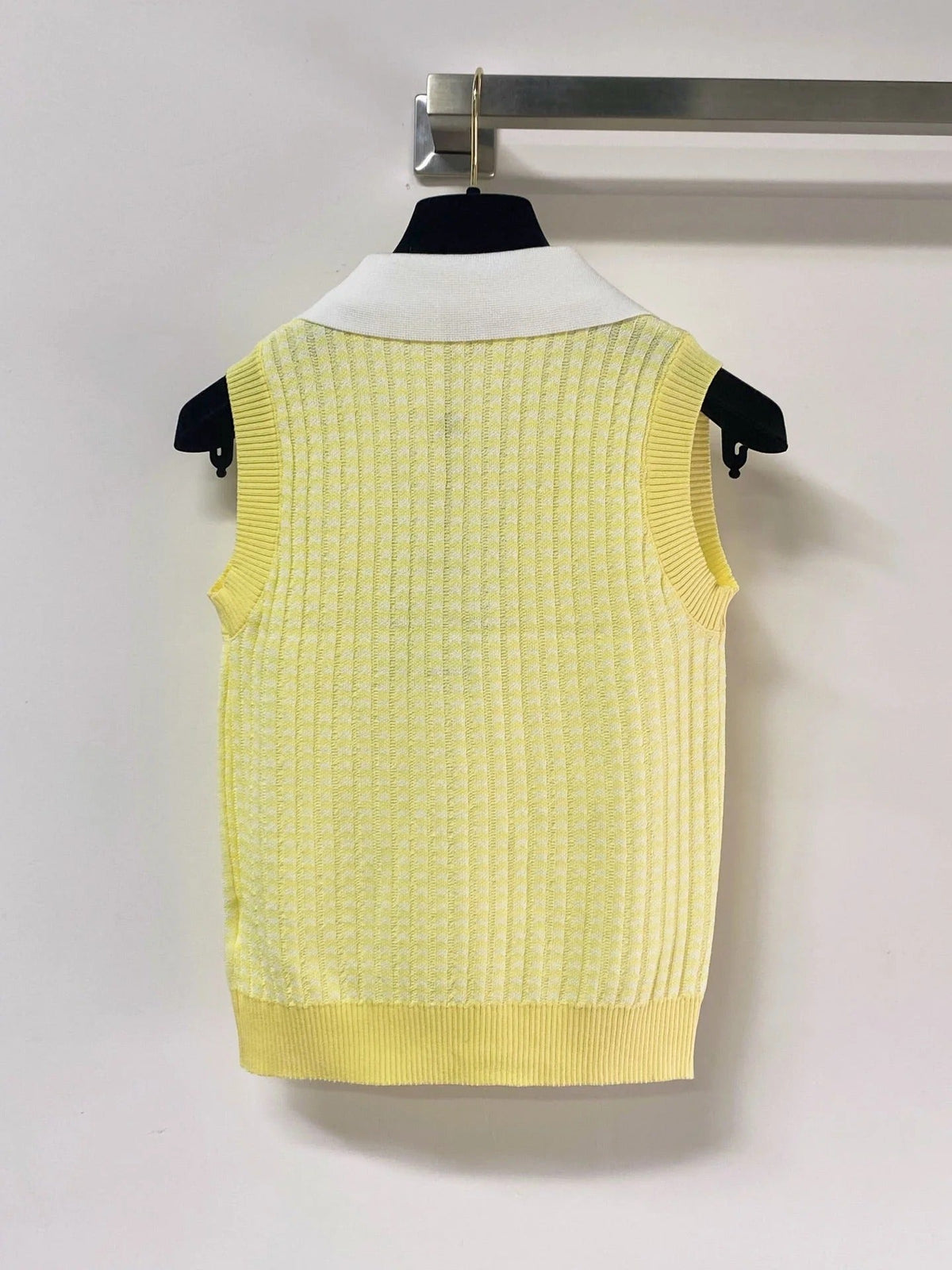 Chanel 2026 Sleeveless Polo Sweater Knit Vest Wool Laine 471900