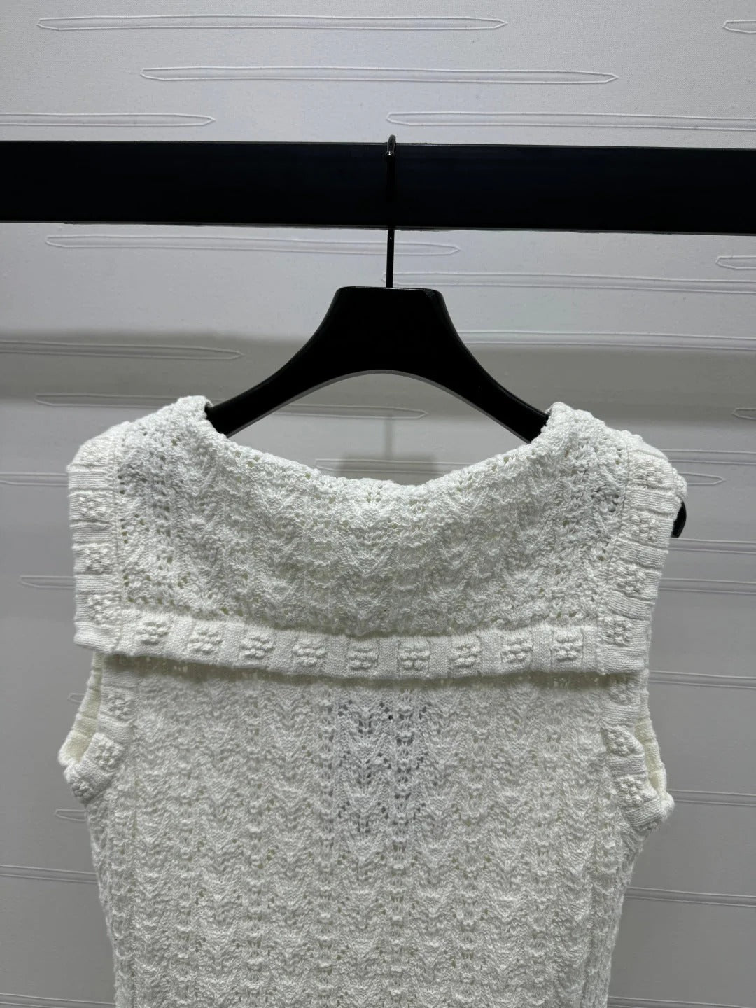 CHANEL 25S CROCHET SLEEVELESS VEST 264178