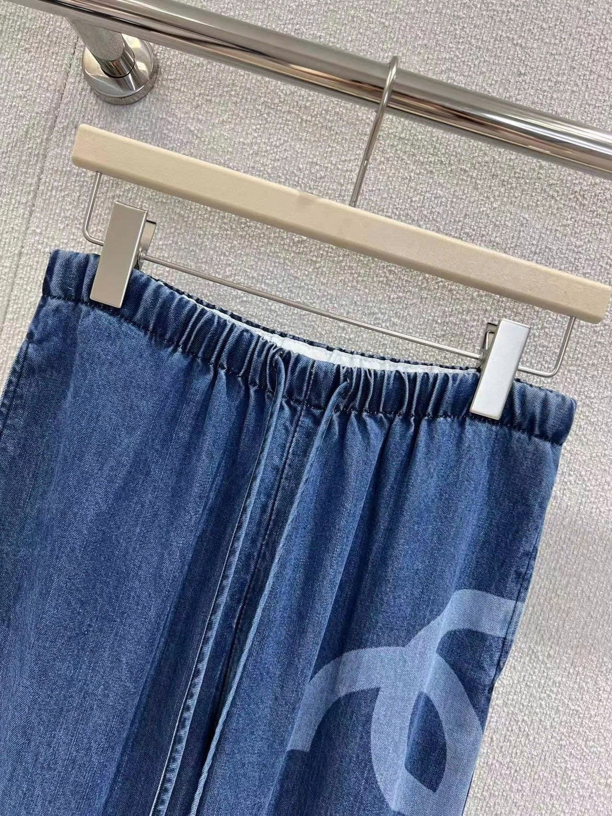 CHANEL STRAIGHT-LEG JEANS WITH LOGO