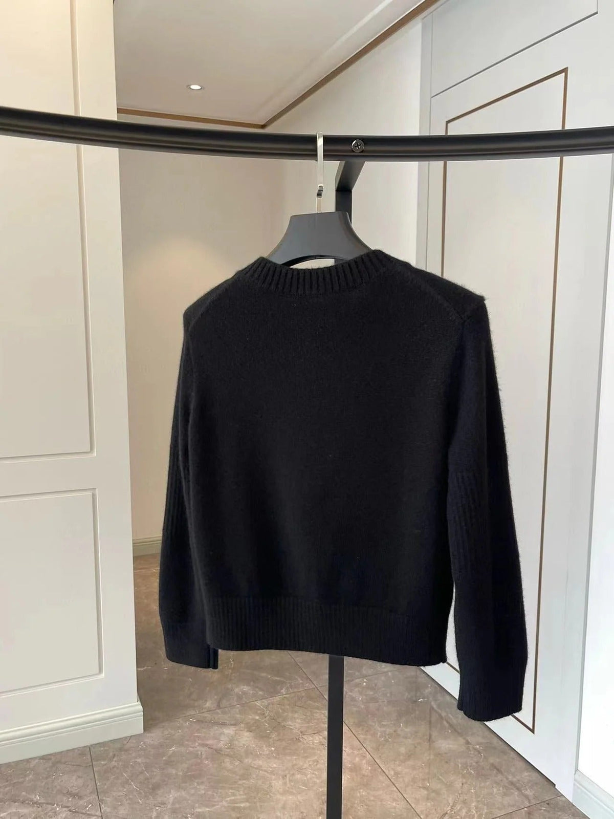 CC CLASSIC CARDIGAN IN BLACK WOOL CASHMERE