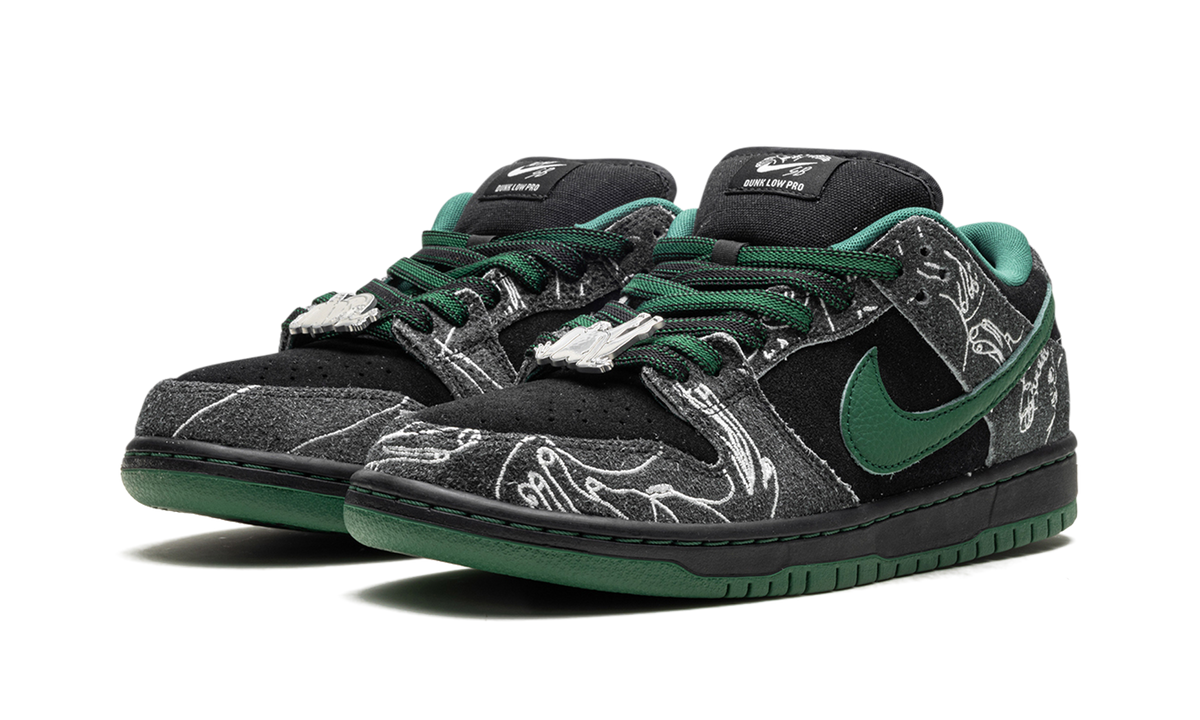 SB Dunk Low "There Skateboards" HF7743 001