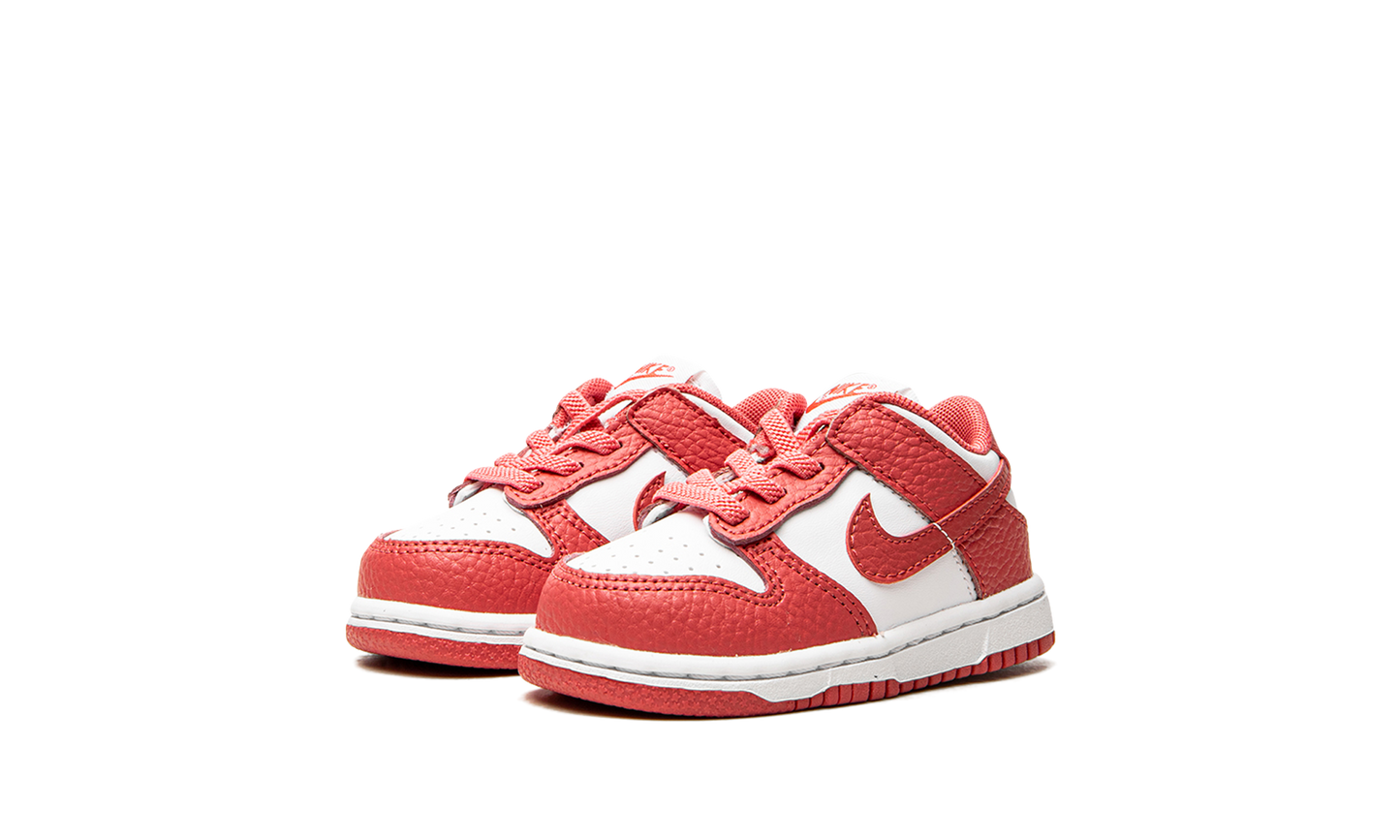 Dunk Low "Archaeo Pink" DC9562 111