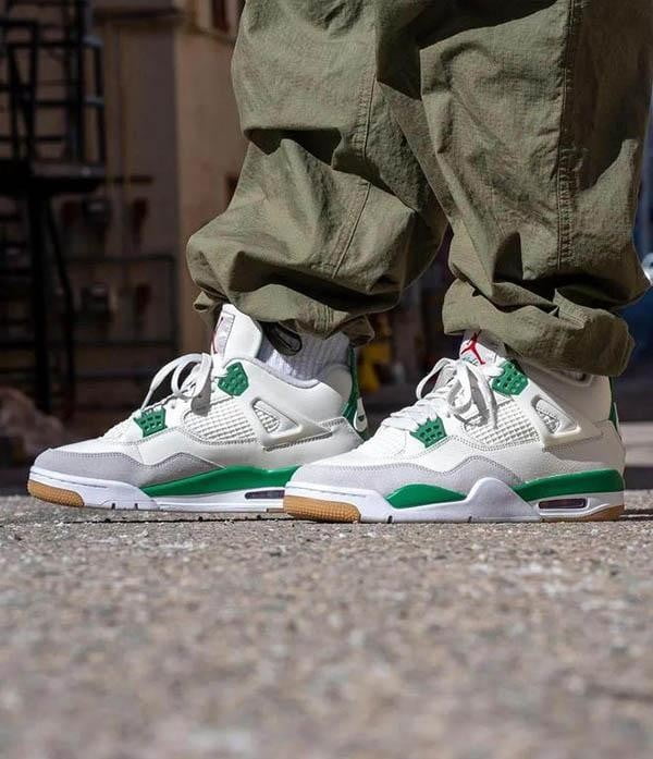 Jordan 4 Retro SB Pine Green Sneakers - Court Icon | Instant Classic