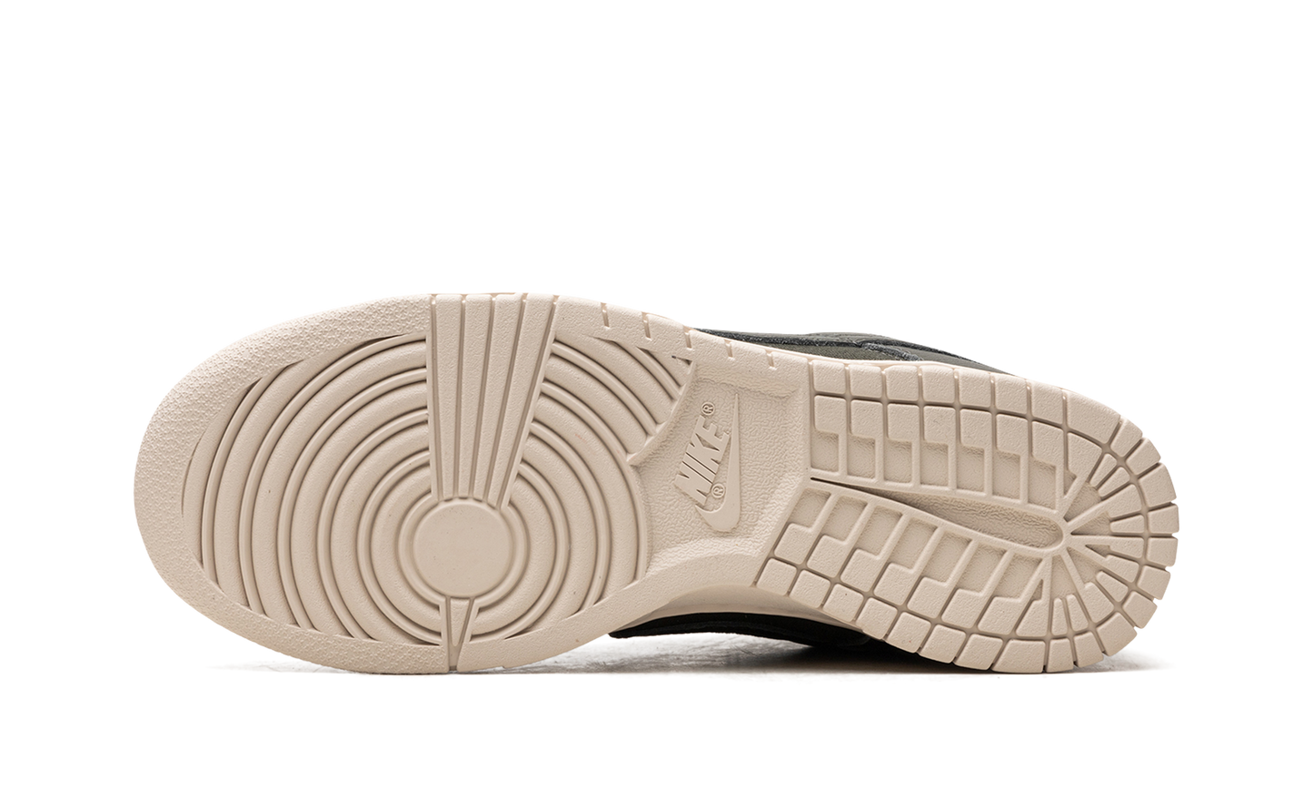 Dunk Low PRM "Sequoia" DZ2538 300