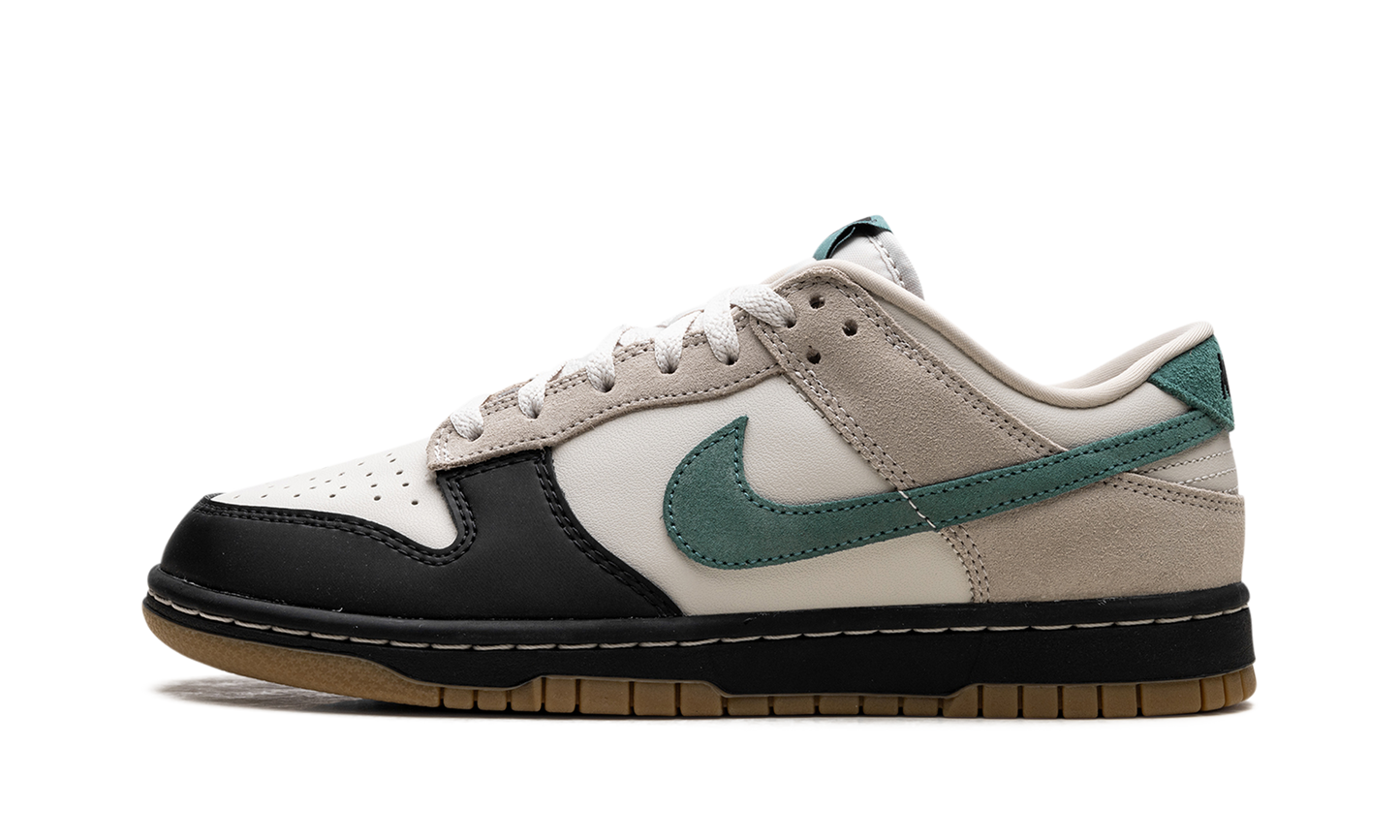 Dunk Low "Brown Bicoastal" HQ3483 104