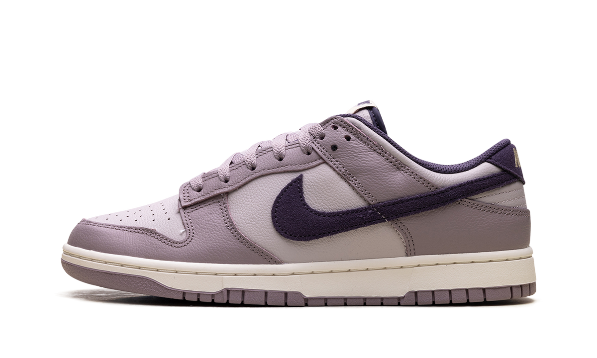 Dunk Low SE "Light Violet Ore" HQ3642 202