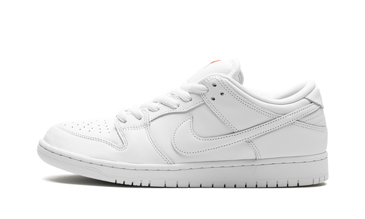 SB Dunk Low Pro "Triple White" FJ1674 100