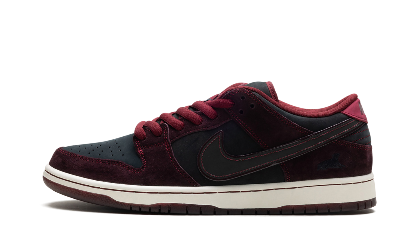 SB Dunk Low "Riot Skateshop Special Box" FZ1289 200 Specialbox