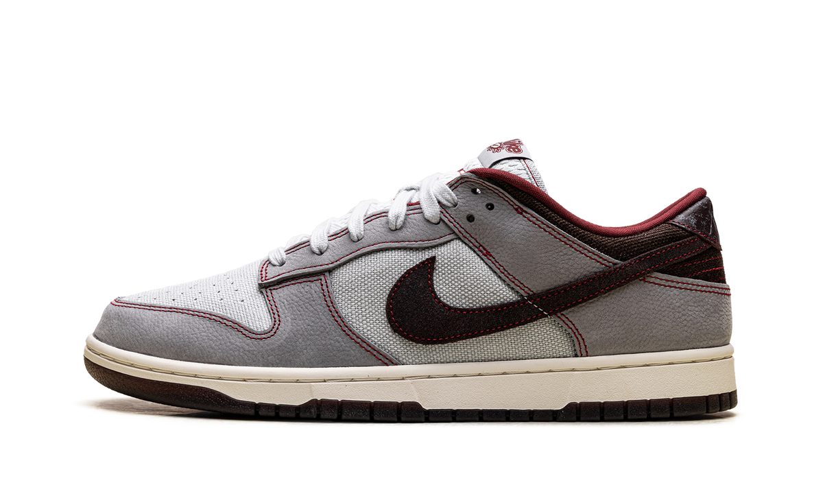 Dunk Low Retro SE "Pure Platinum / Wolf Grey / Team Red / Burgundy Crush" IH1942 001