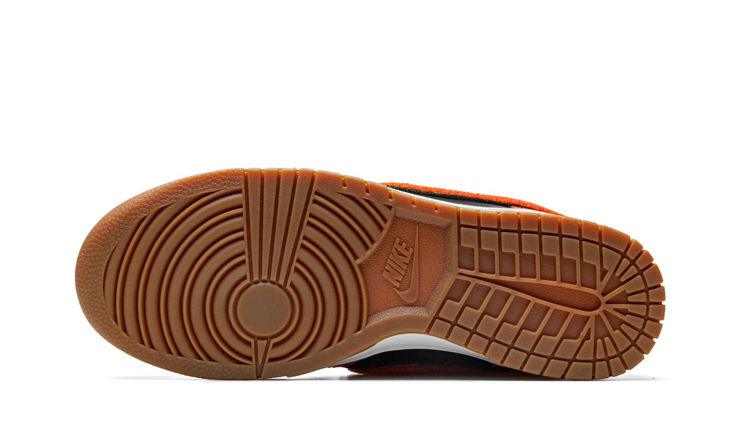 Dunk High "Chenille - Safety Orange" DR8805 002
