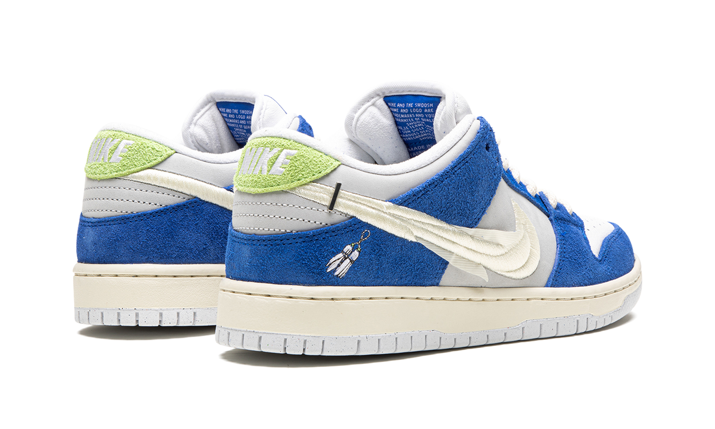 SB Dunk Low "Fly Streetwear - Gardenia" DQ5130 400