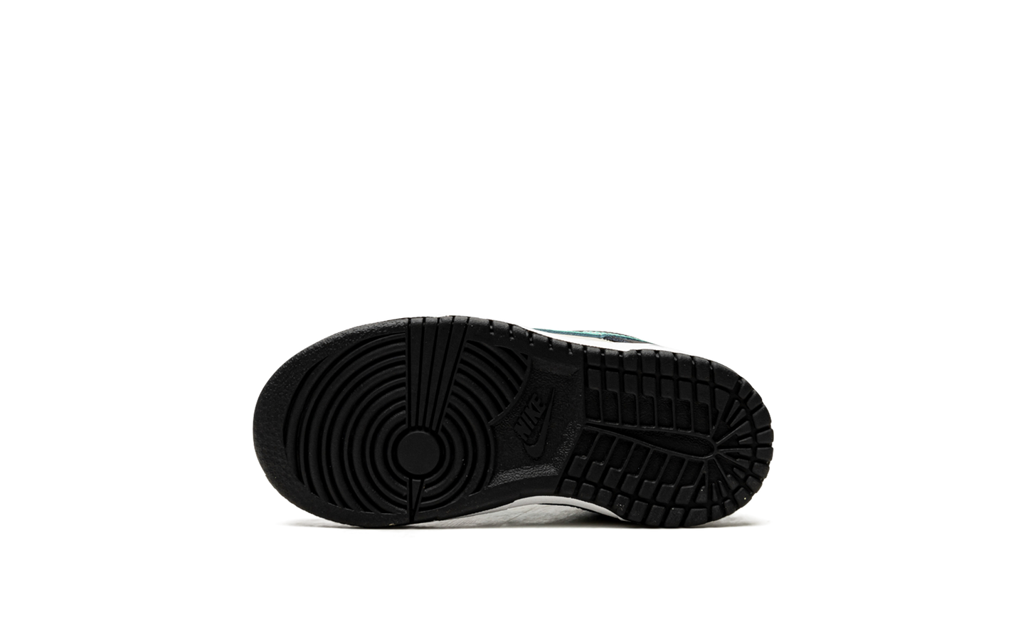 Dunk Low TD "Tropical Twist" CW1589 003
