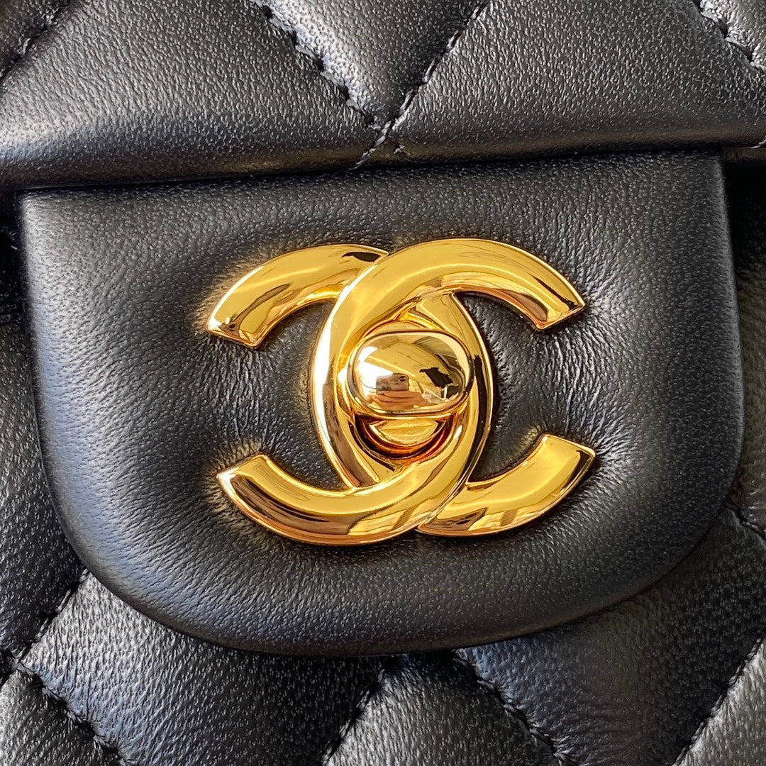 Medium Classic Flap Bag 23cm Black Lambskin Gold Hardware