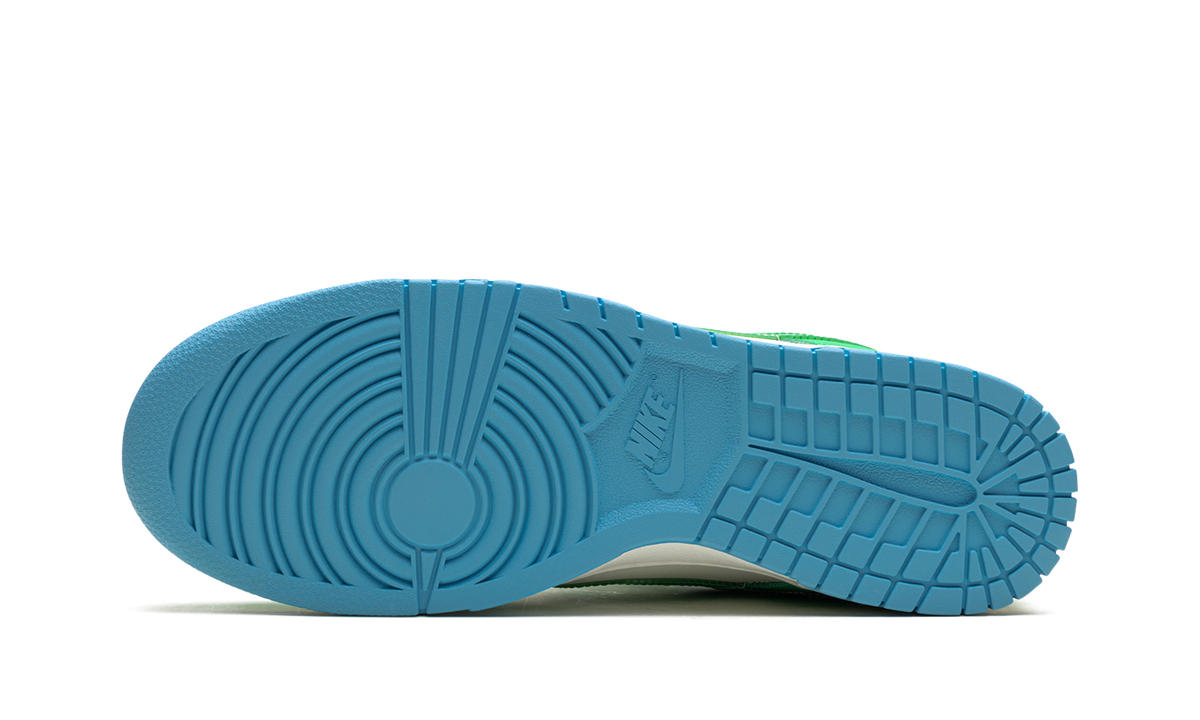 Nike Dunk Low "Green Shock" FZ4015 399